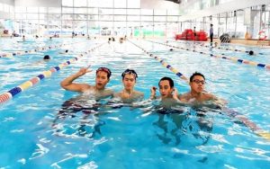 Sinh viên tham gia hoạt động bơi lội cần lưu ý điều gì?