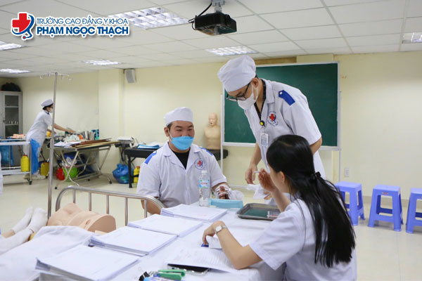 Bí quyết ôn tập hiệu quả các môn thi tốt nghiệp Cao đẳng Dược